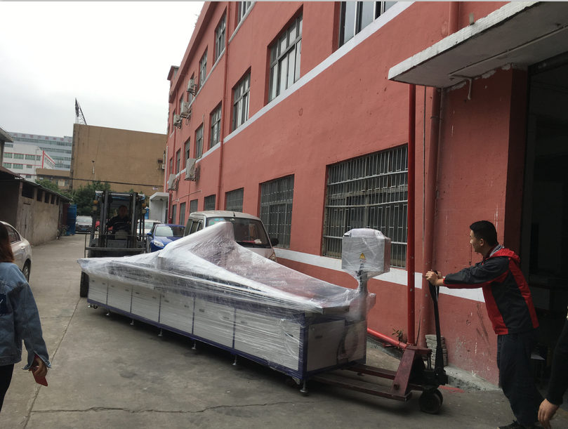 4米行程自動鉆孔機出貨江蘇！